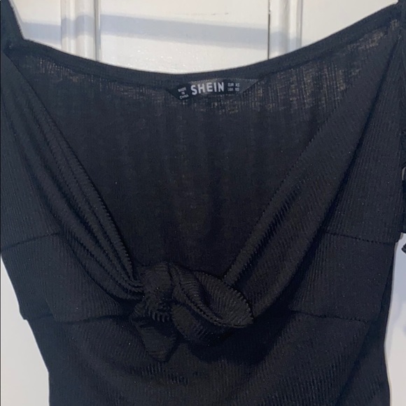 Bow tied up top - Picture 3 of 3